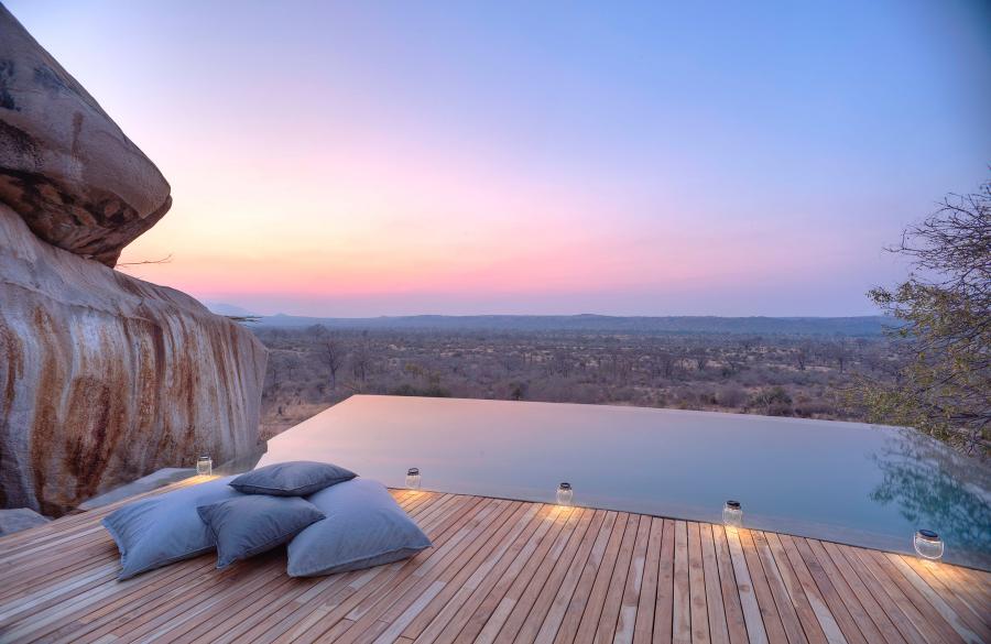 Dusk at Jabali Infinity Pool